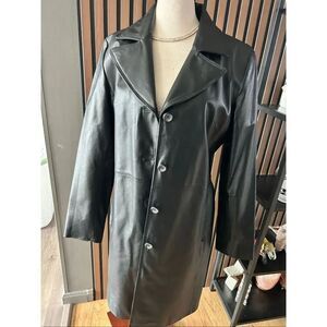 Madison & Max long leather jacket stylish size medium in excellent condition